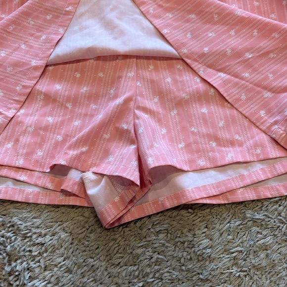 Byrdie Golf Social Pink Skort - Picture 4 of 5